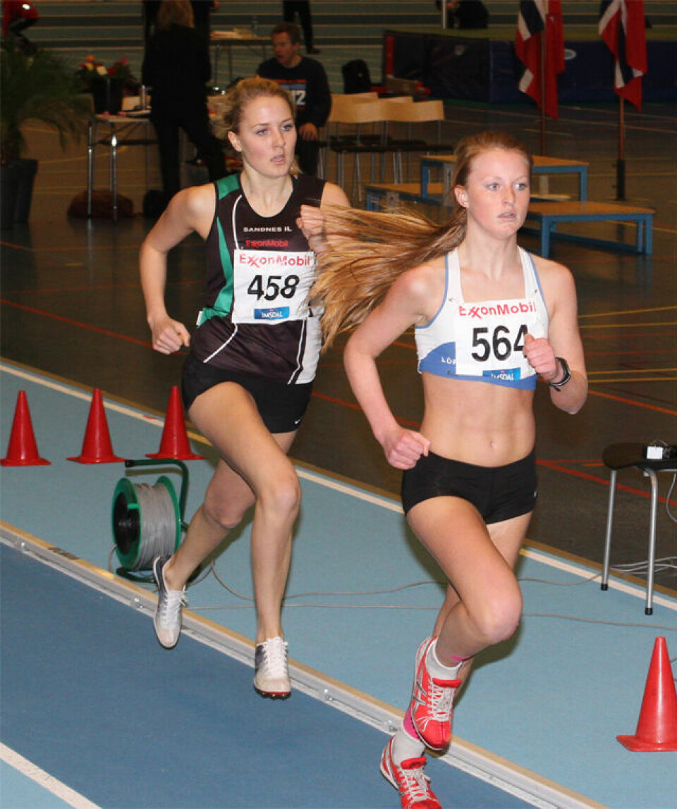 Spennende 800 m under UM lørdag.