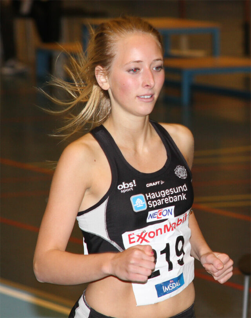 Spennende 800 m under UM lørdag.
