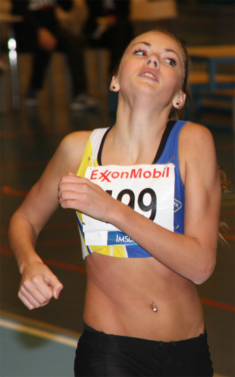 Spennende 800 m under UM lørdag.