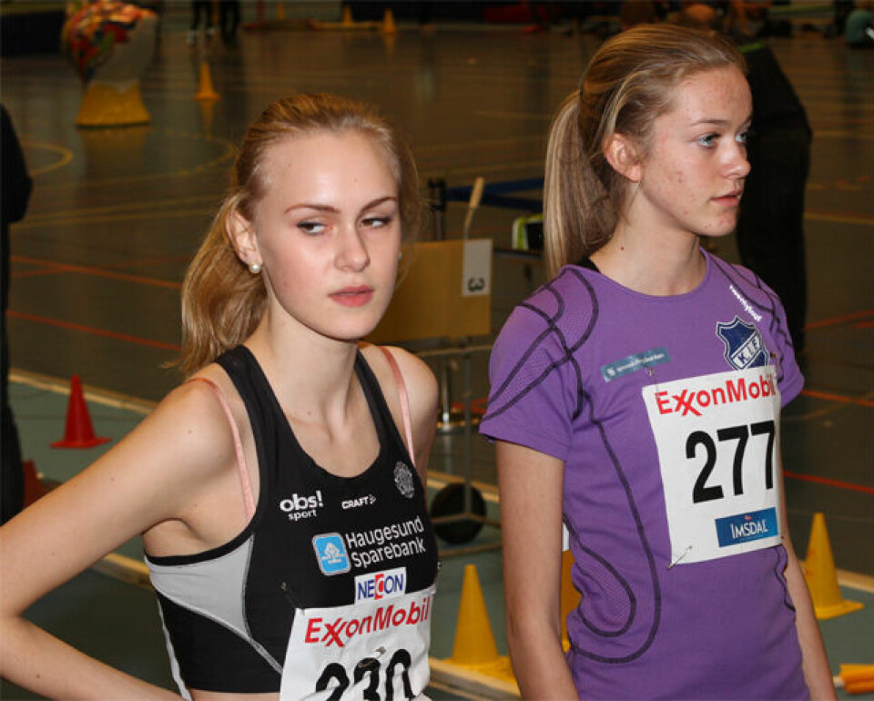 Spennende 800 m under UM lørdag.