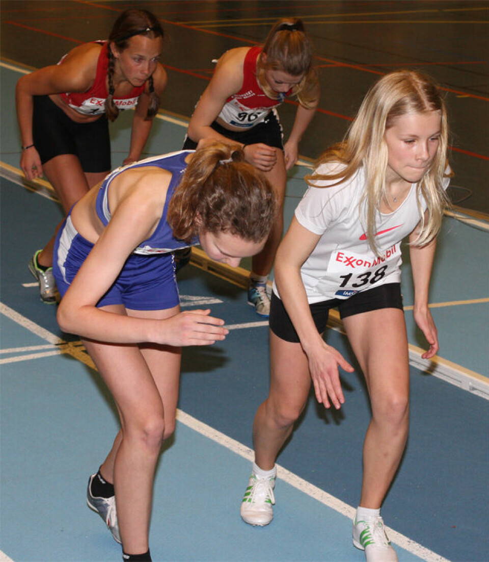 Spennende 800 m under UM lørdag.