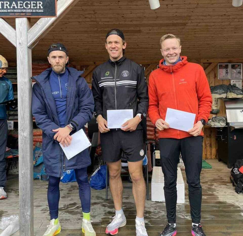 Nordkapp Løpeklubb har blitt populær både på Nordkapp og andre steder i landet Pallen halvmaraton Midnight Sun Marathon.jpg