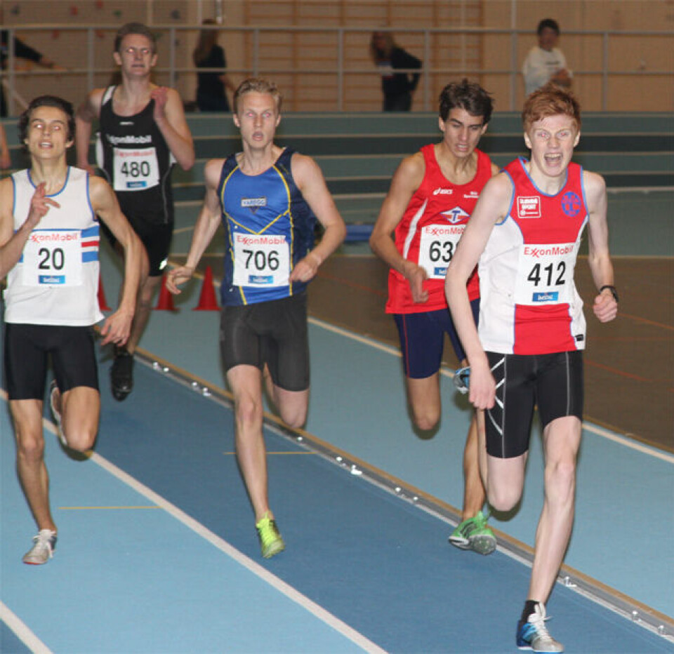 Spennende 800 m under UM lørdag.