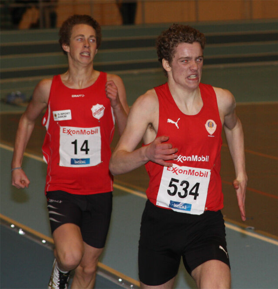 Spennende 800 m under UM lørdag.