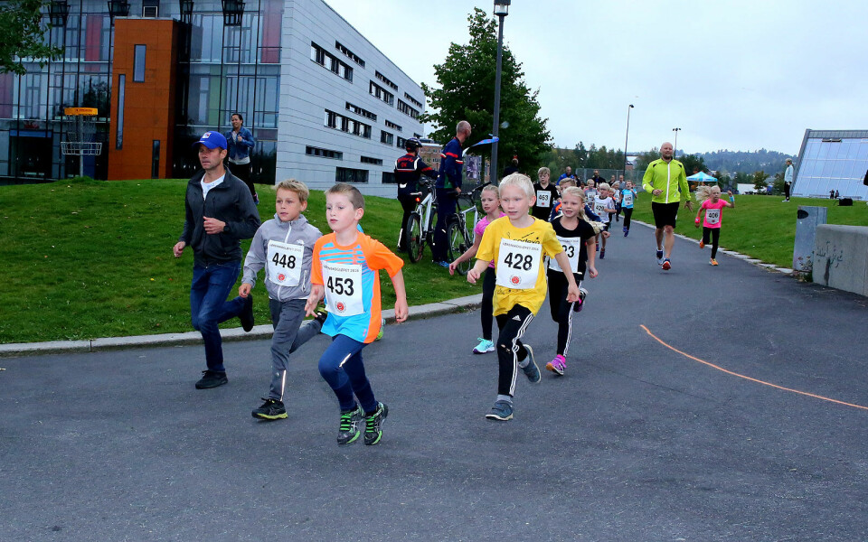 Tøff duell mellom Live Solheimdal og Heidi Pharo i Lørenskogløpet Lorenskoglopet2016.jpg
