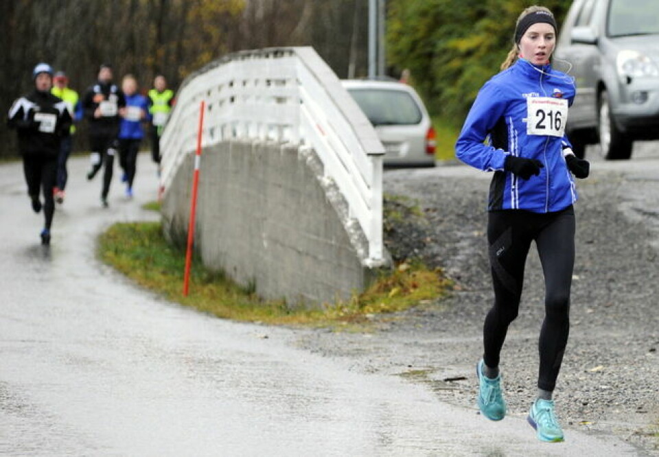 Andreas Vangsnes satte ny løyperekord på 5 km i Ålesund vinterkarusellen, Elisabeth Rørvik, vant damer 10 km.
