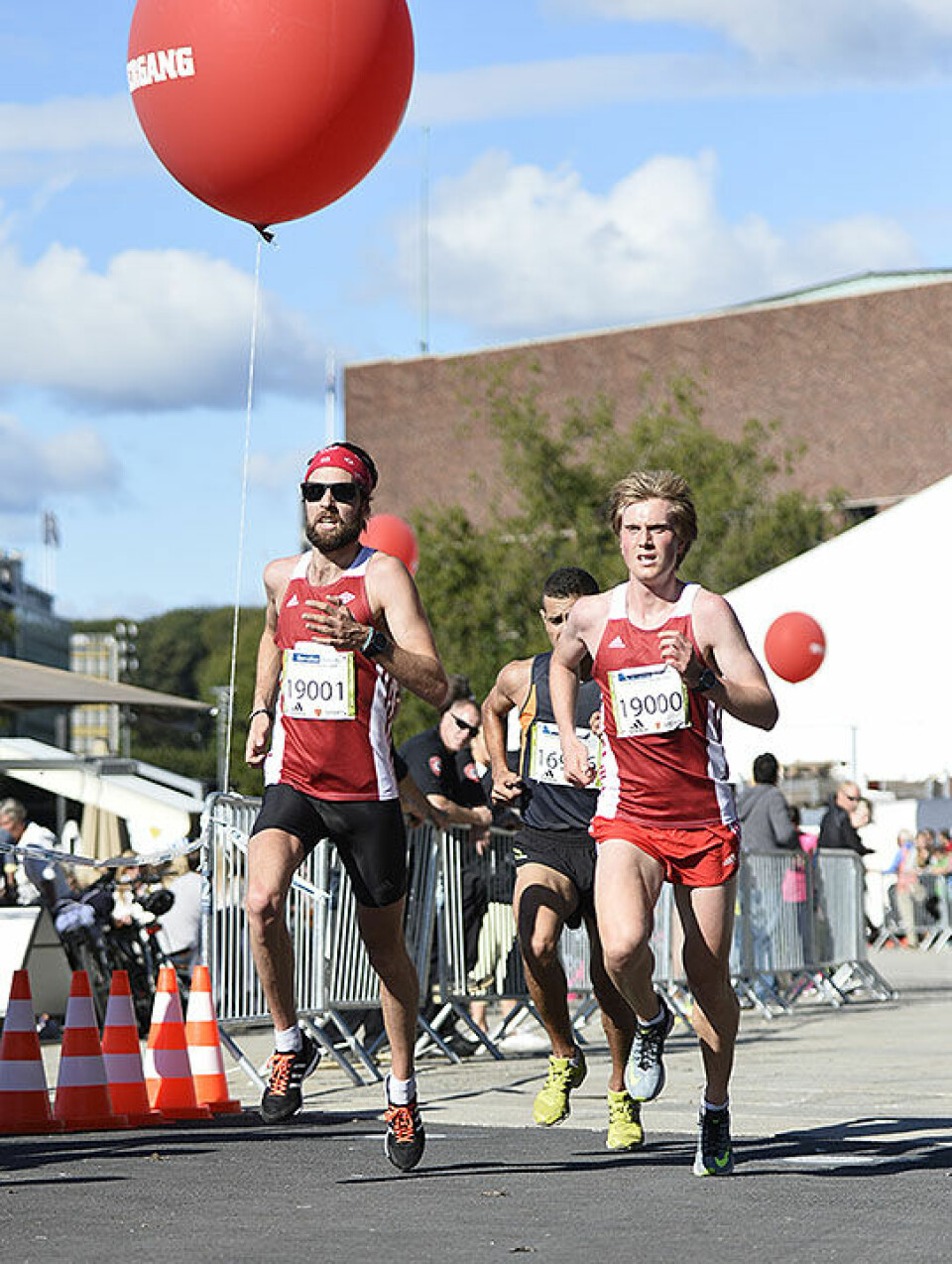 Kirui og Davies vant halvmaraton, Pharo og Moen norgesmestere sindre-og-sondre_BJ_D4N9142.jpg