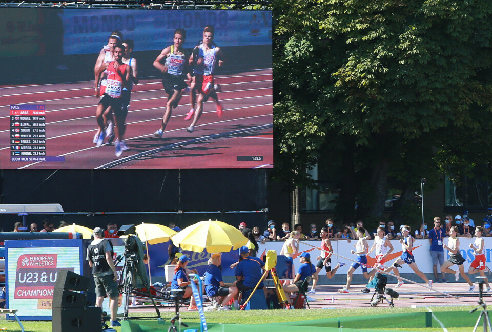 Imponerende løping av Solbu på 800 meter - finaleklar! Heat1_140m_igjen_Solbu_forserer_er_nr5_AZ3T0908.jpg