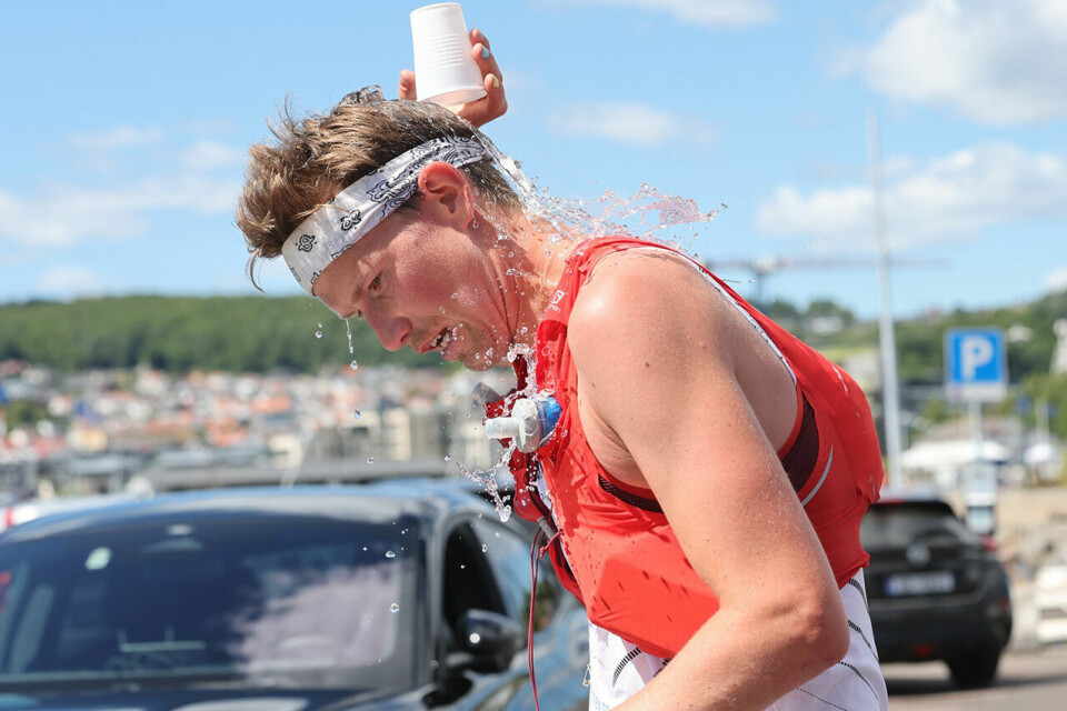 Det ble løyperekord både for kvinner og menn i det 50 km lange ultratrail-løpet i Larvik. Her er det herrevinner Aasmund Kjøllmoen Steiensom kjøler seg ned. (Alle foto: arrangøren) Det ble løyperekord både for kvinner og menn i det 50 km lange ultratrail-løpet i Larvik. Her er det herrevinner Aasmund Kjøllmoen Steiensom kjøler seg ned. (Alle foto: arrangøren)