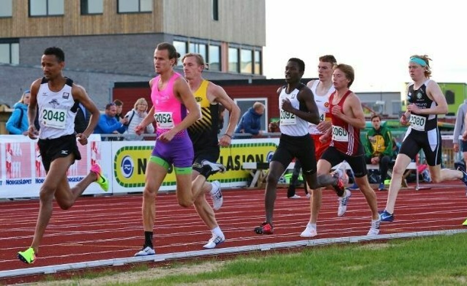 1500 m festival for både eliteutøvere og mosjonister (med fartsholdere) på Jessheim 2. juni Fra fjorårets A-heat. (Foto: Bjørn Hytjanstorp)