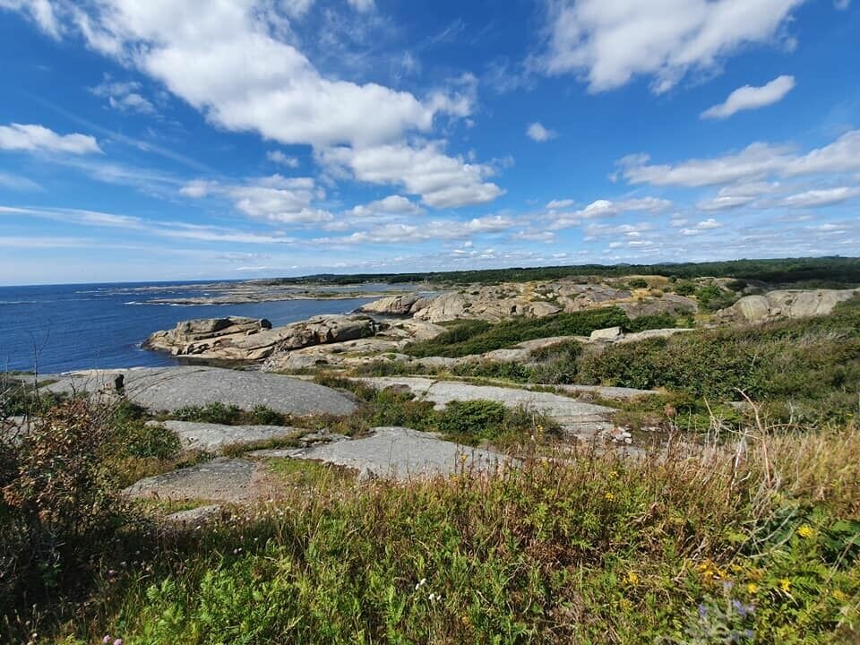 Kyststien Trail Ultra (Larvik) i flotte forhold og med sterk løyperekord Kyststien_Svaberg.jpg