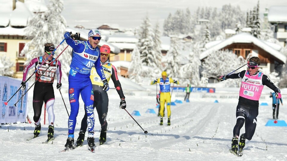 Her er sluttspurten fra et av Ski Classic-rennene i fjor, i nettopp Toblach. Russiske Ermil Vokuev jubler for seier i Toblach-Cortina. (Foto: Visma Ski Classics) Her er sluttspurten fra et av Ski Classic-rennene i fjor, i nettopp Toblach. Russiske Ermil Vokuev jubler for seier i Toblach-Cortina. (Foto: Visma Ski Classics)