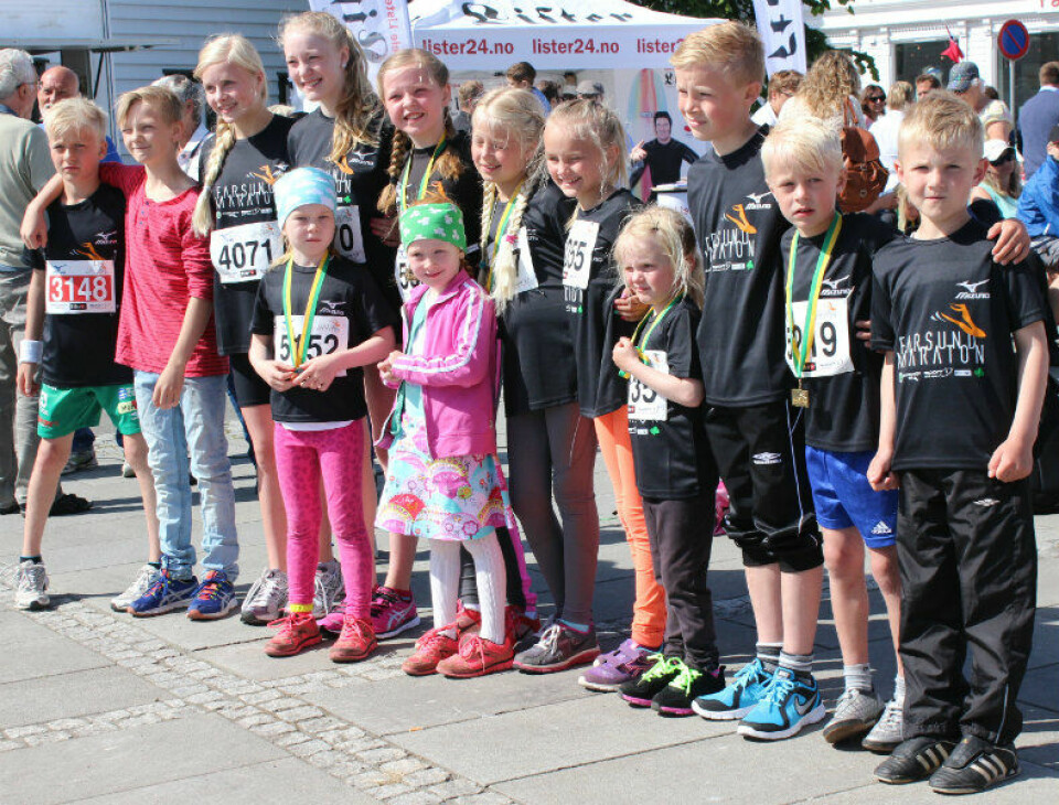 Utrolige Farsund maraton - en folkefest på alle måter BornMangeMedMedaljer.jpg
