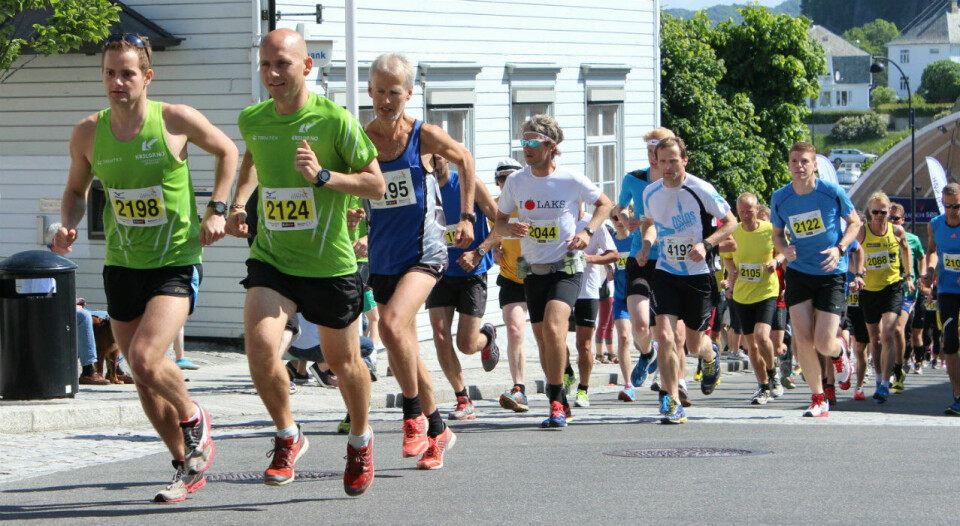 Utrolige Farsund maraton - en folkefest på alle måter HalvMmaendVindereStart.jpg