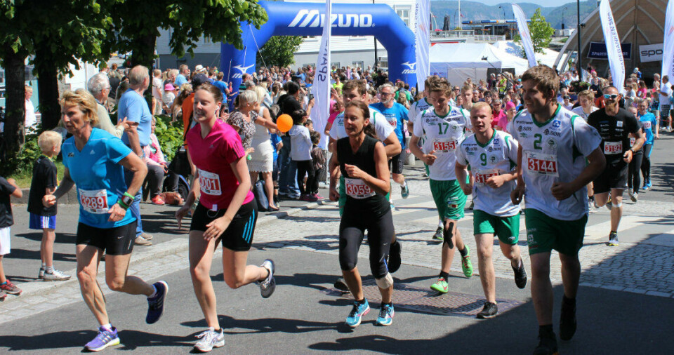 Utrolige Farsund maraton - en folkefest på alle måter 10kmFodboldstart.jpg