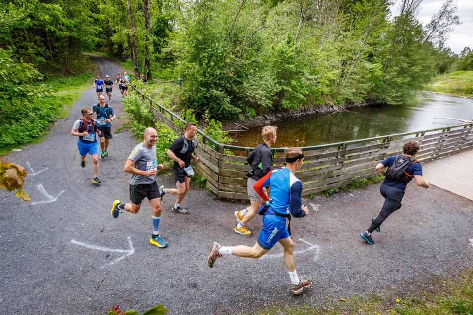 Tobias Dahl Fenre med sterk seier i Ecotrail 50 km ecotrail-sving.jpg