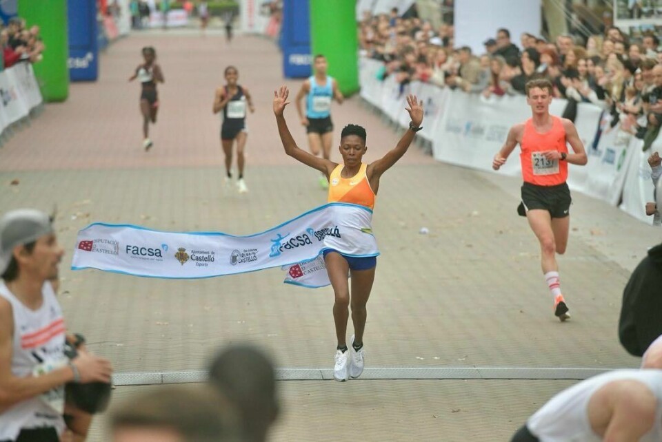 Karoline Bjerkeli Grøvdal med en 8. plass i 10K Facsa Castello Kvinnevinner_1.jpg