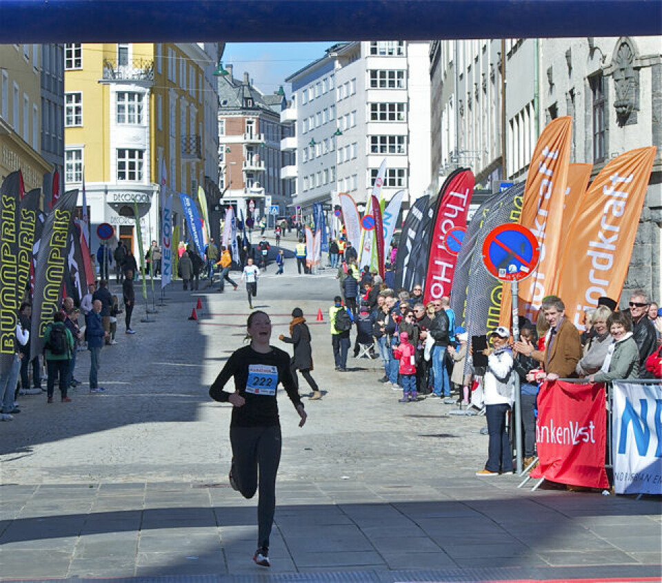 Hafsås-rekord i Bergen City Marathon mens Mulugeta løp halv på 1.06.59