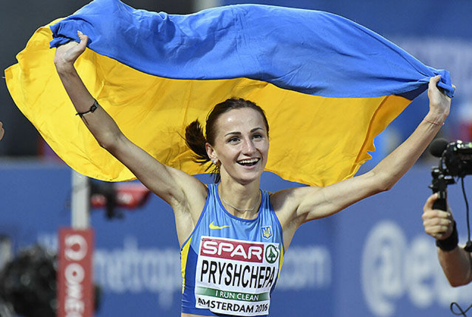 Hedda Hynne leda 800 meteren i 700 m - og løp inn til pers 800-vinner-flagg_50D4840.jpg
