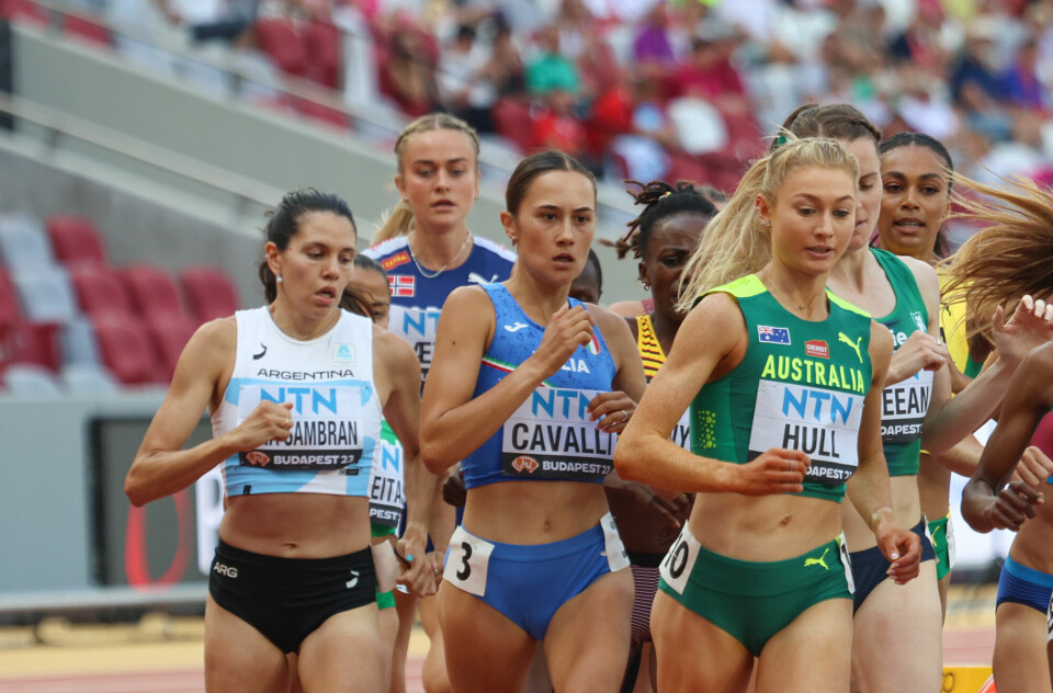 Australske Jessica Hull er vanligvis med langt framme i både internasjonale mesterskap og Diamond League-løp. Her ser vi henne i forsøket på 1500 meteren under VM i Budapest i 2023. (Foto: Arne Dag Myking) Australske Jessica Hull er vanligvis med langt framme i både internasjonale mesterskap og Diamond League-løp. Her ser vi henne i forsøket på 1500 meteren under VM i Budapest i 2023. (Foto: Arne Dag Myking)