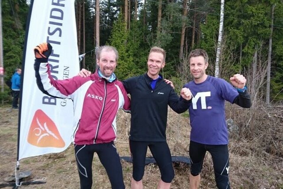 De tre beste på lang løype på Ilseng (fra v.): Jan Hovde, Jo Reistad og Thomas Pedersen. (Foto: Finn Ansgar Haneberg) De tre beste på lang løype på Ilseng (fra v.): Jan Hovde, Jo Reistad og Thomas Pedersen. (Foto: Finn Ansgar Haneberg)