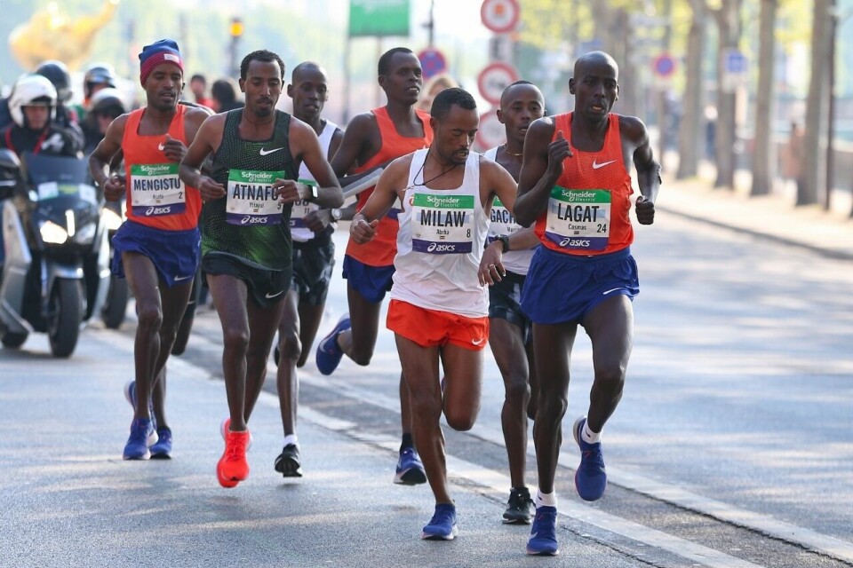 Nesten 50 000 løp i Paris Marathon, etiopisk seier i begge klasser Herreteten_foto_Fabien_Boukla_A.S.O. (1280x853).jpg