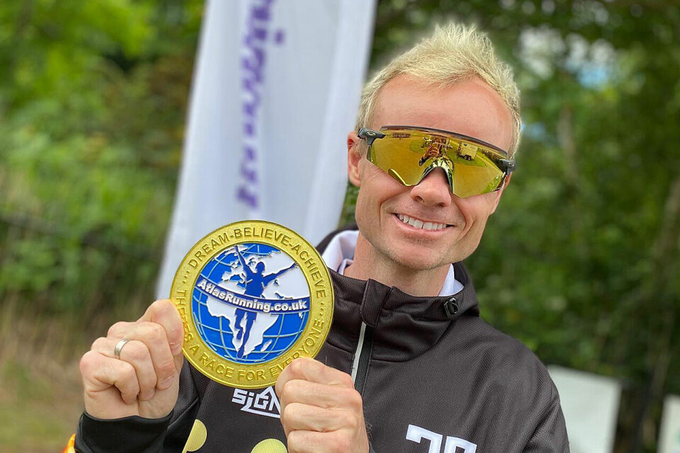Bjørn Tore Kronen Taranger med den gedigne medaljen han fikk for sin førsteplass: – Det er alltid en god dag når fargen på medaljen matcher håret, mener Bjørn Tore. (Alle foto: Rina Natland) Bjørn Tore Kronen Taranger med den gedigne medaljen han fikk for sin førsteplass: – Det er alltid en god dag når fargen på medaljen matcher håret, mener Bjørn Tore. (Alle foto: Rina Natland)