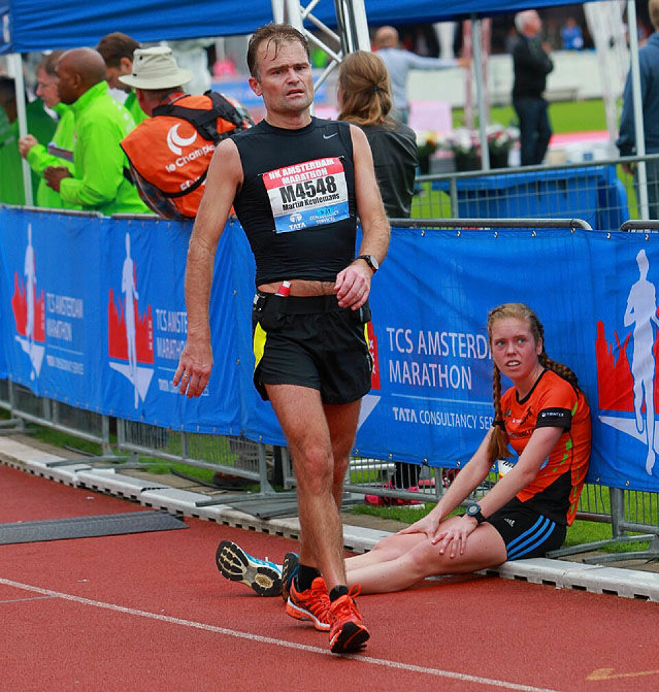 Elise Selvikvåg Molvik ble nr. 9 i Amsterdam Marathon Elise_sittende_og_Martin Keulemans_A20G2900.jpg