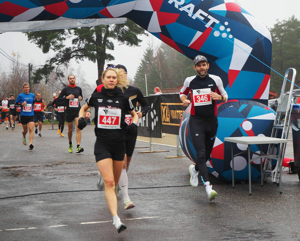 Anette Hauge og Hamse Looyar vant Fredrikstad Maraton damevinner_PA260013.jpg