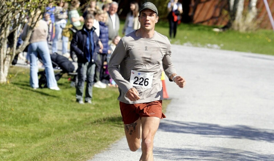 Lasse Finstad satte ny løyperekord i Valderløpet Valder¯ya rundt: Lasse Finstad, ≈lesund FIK; satte ny l¯yperekord med tida 27.11, 19 sekunders forbedring.