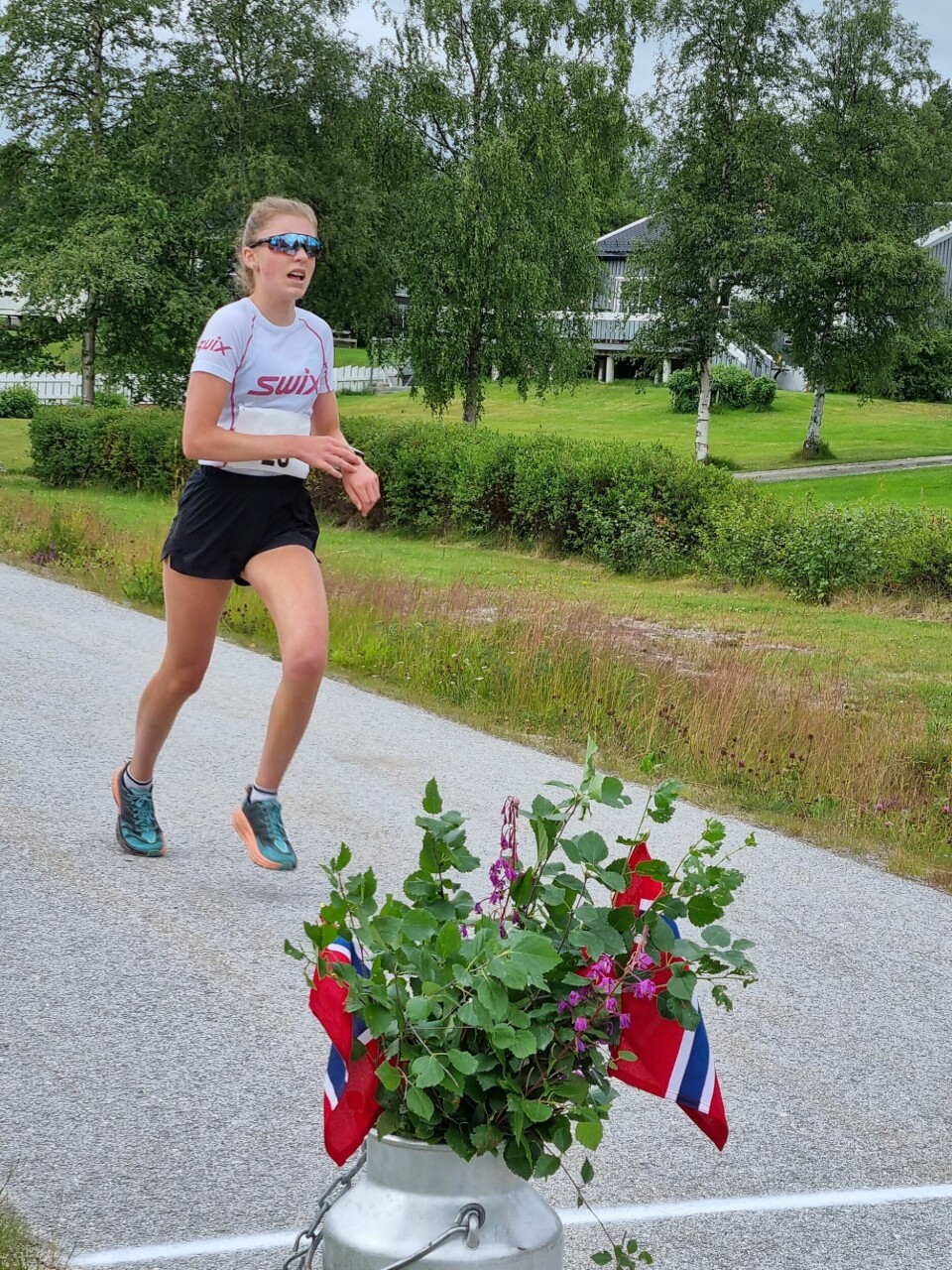 Martin Øyen Tøraasen tok vandrepokalen i Malmvegen Minneløp Lisa Sæther Verdenius mot mål.jpg