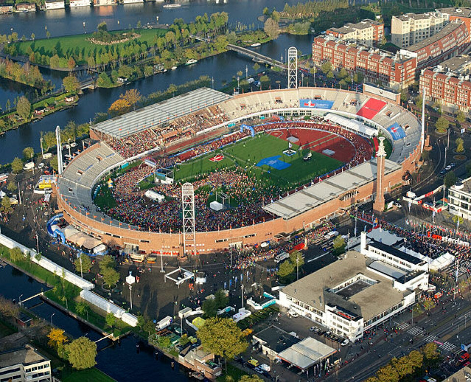 Elise Selvikvåg Molvik ble nr. 9 i Amsterdam Marathon Luftfoto_av_stadion_arrangoerbilde.jpg