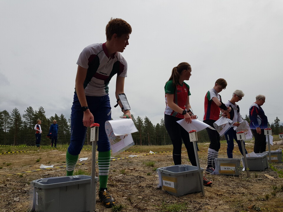 Sofie Johansson og Olai Stensland Lillevold vant Mjølnerløpet Sander Tonjer Fingarsen Elverum OK og Synne Sandven Notodden OL klar til start.jpg