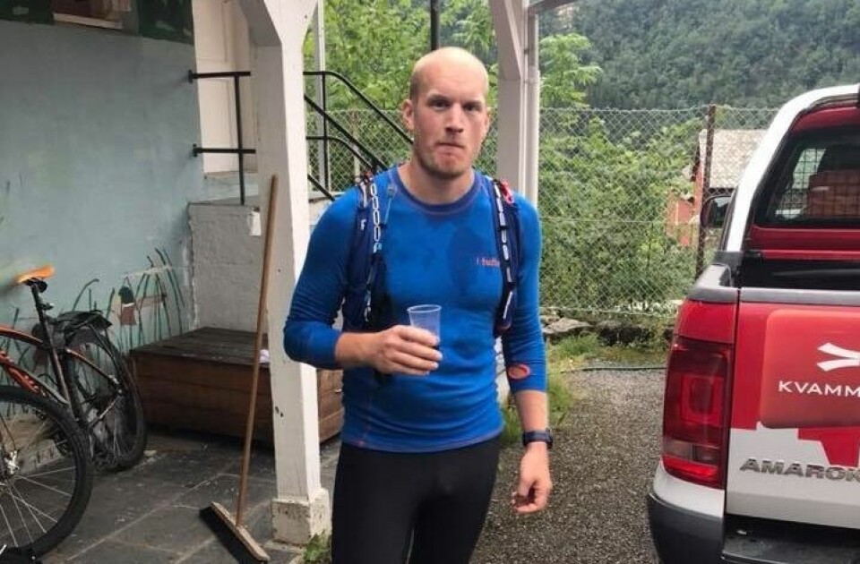 Fosso og Aadland vant ultraløpet rundt Fyksesundet Sjur_Tolo _fyrstemann_med_4av4_fyksesundet.jpg