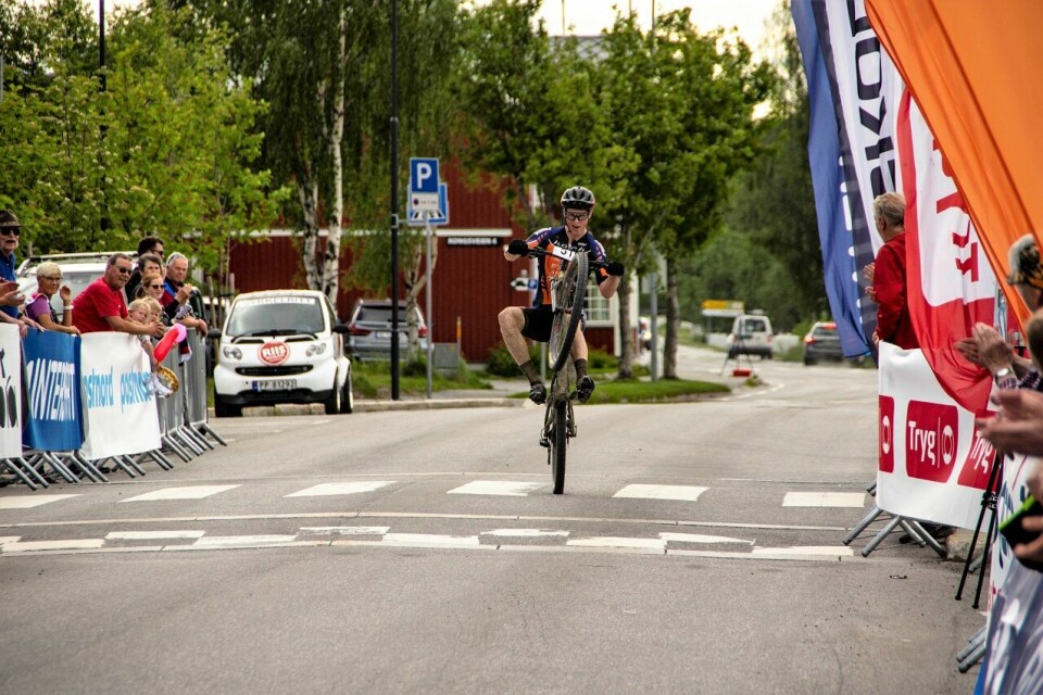 Vinner av første etappe, Eskil Evensen-Lie, kunne showe over målstreken. (Foto: Per Inge Sagmoen) Vinner av første etappe, Eskil Evensen-Lie, kunne showe over målstreken. (Foto: Per Inge Sagmoen)