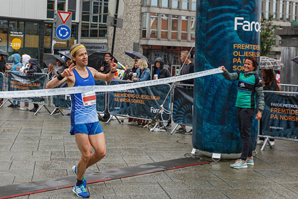 Cecilie Klungtveit og Erlend Aano best på maraton i Stavanger Erlend Aano i maal.jpg