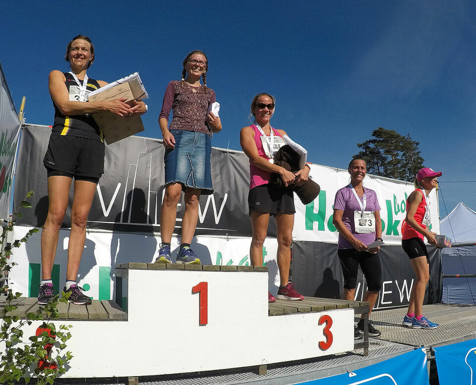 Rundt 800 valgte Strømstadmilen framfor fotball-VM 10km-pall-kvinner-40-GOPR2410.jpg