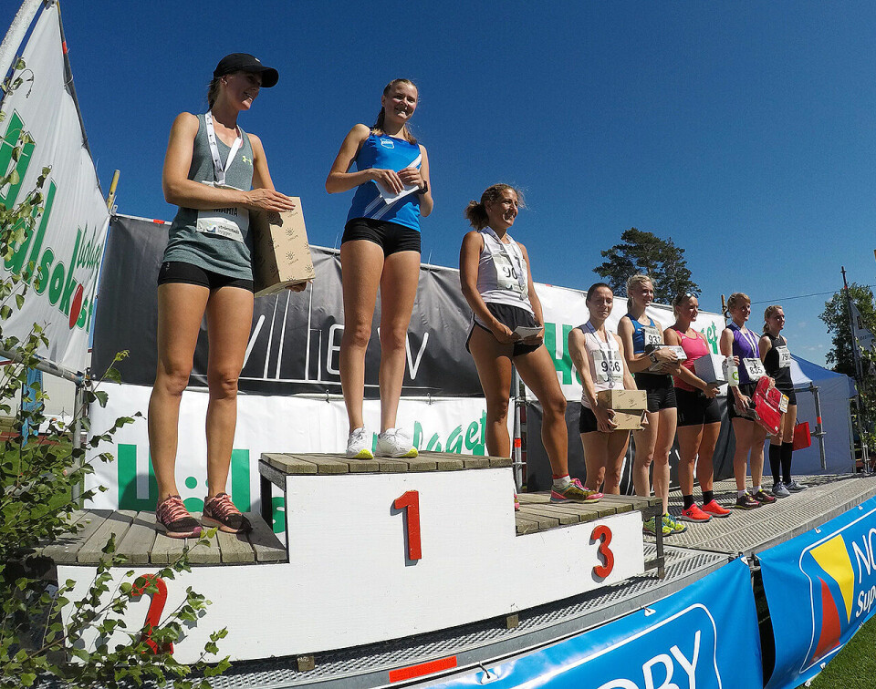 Rundt 800 valgte Strømstadmilen framfor fotball-VM 5km-pall-kvinner_GOPR2182.jpg