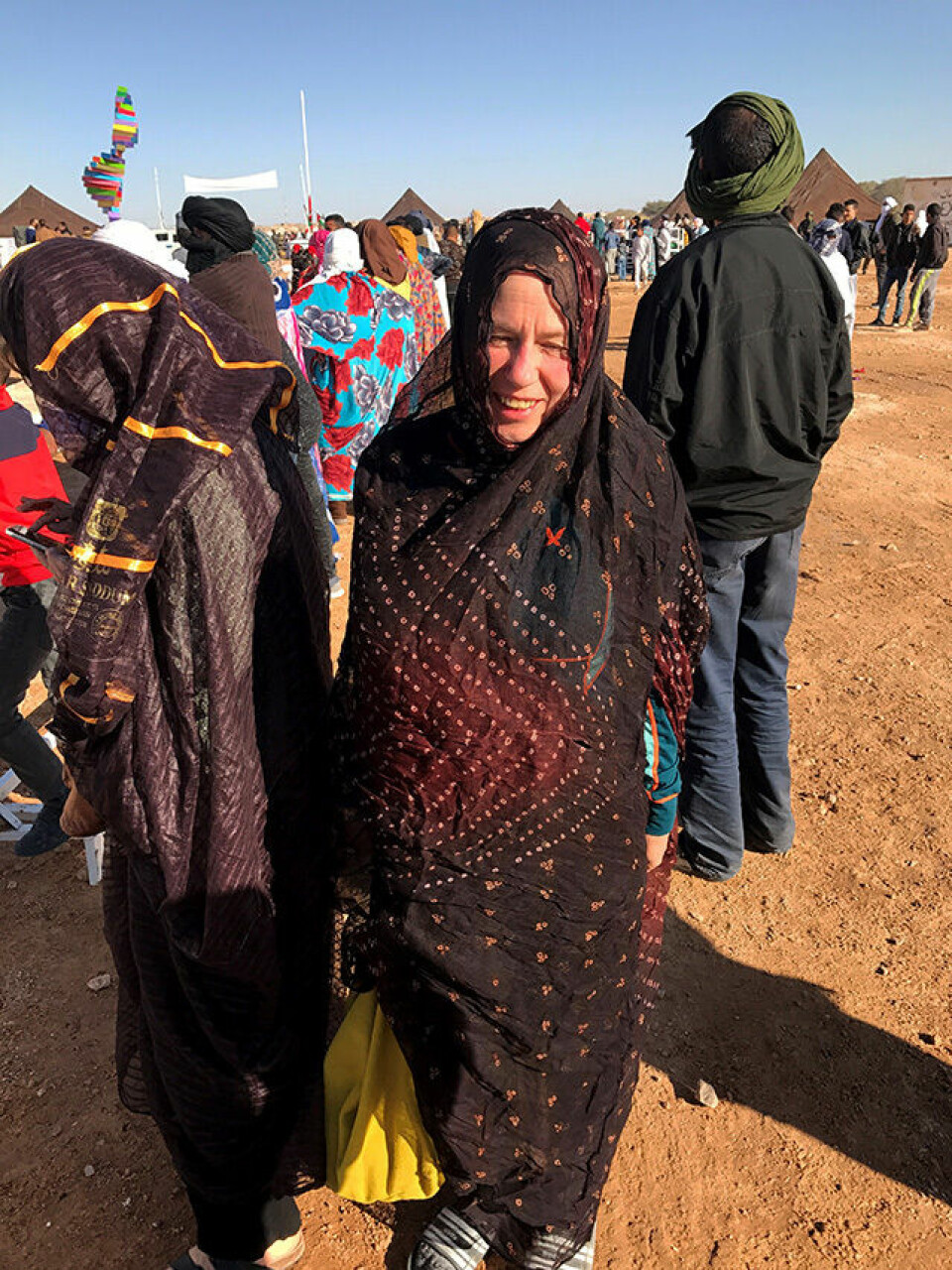 21 skandinaver løp Sahara Marathon i strålende sol og mye vind 640_Ingrids_180228_Algerie_hijab.jpg