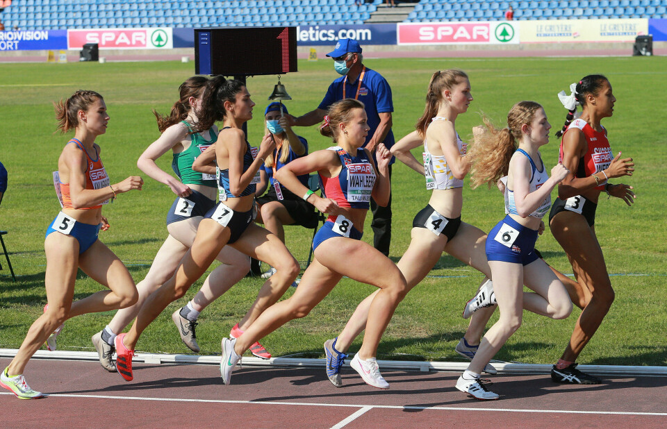 Begge de norske jentene overrasket og er finaleklare på 800 m En_runde_igjen_passering65_AZ3T0372.jpg