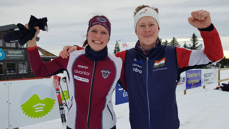 Anna Ulvensøen og Styrk Hundseid Kamsvåg etter den første Norgescup-seieren i D/H21 lørdag. Anna Ulvensøen og Styrk Hundseid Kamsvåg etter den første Norgescup-seieren i D/H21 lørdag.