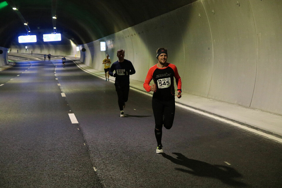 Robert Leonard Kvinge løper 10 kilometer og får dermed løpt gjennom alle tunnelene i dette systemet. (Alle foto: Arne Dag Myking) Robert Leonard Kvinge løper 10 kilometer og får dermed løpt gjennom alle tunnelene i dette systemet. (Alle foto: Arne Dag Myking)