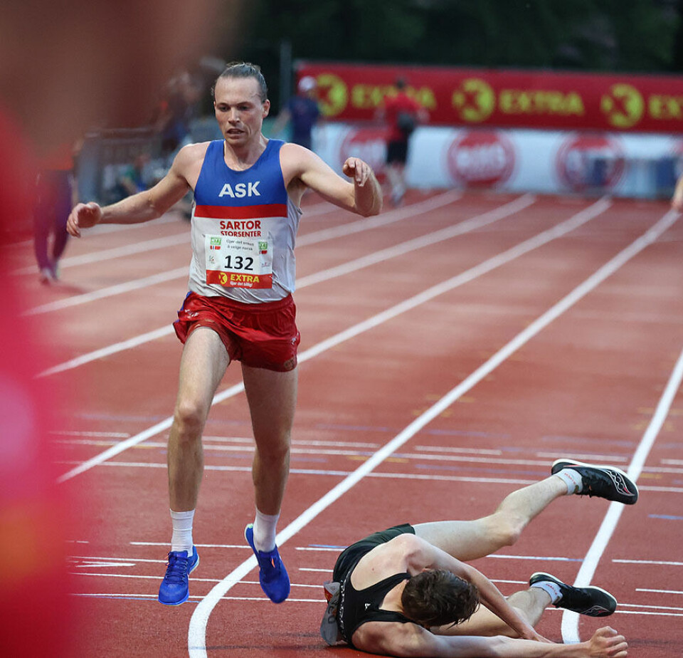 Gull på 10000 meter etter sololøp av Senay Fissehatsion Marius Sørli og Marius Vedvik duellerer.jpg