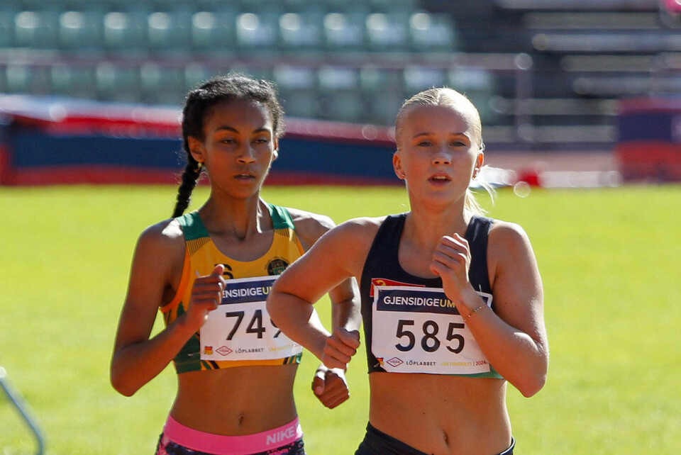 Venus Abraham Teffera og Tuva Alme var ganske jevne på 3000 meter i UM. (Foto: Torbjørn Fjellheim) Venus Abraham Teffera og Tuva Alme var ganske jevne på 3000 meter i UM. (Foto: Torbjørn Fjellheim)