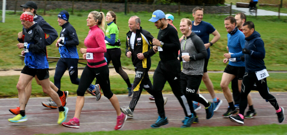 Våt, men deilig Fevik halvmaraton Fevik halvmaraton 11FeltAnetteMflere.jpg