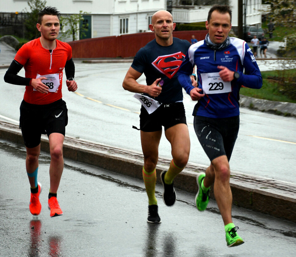 Våt, men deilig Fevik halvmaraton Fevik halvmaraton 10BruberborgRuzoloJohannessen.jpg