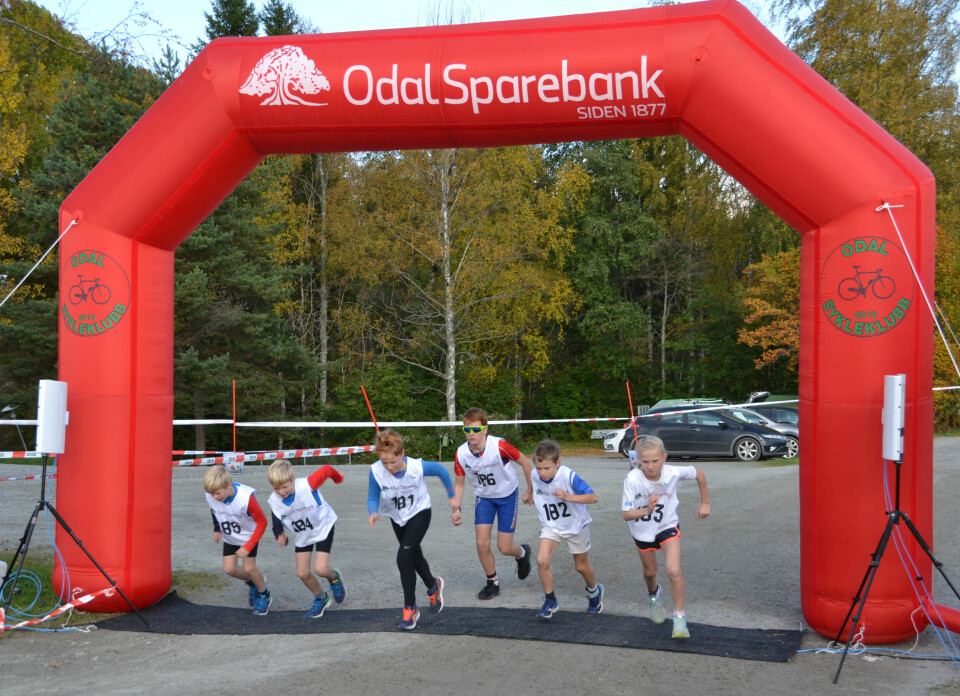 Dølisjøen Rundt rundet 40 år med deltaker-rekord - NÅ MED BILDER! Start_4km_lop.jpg
