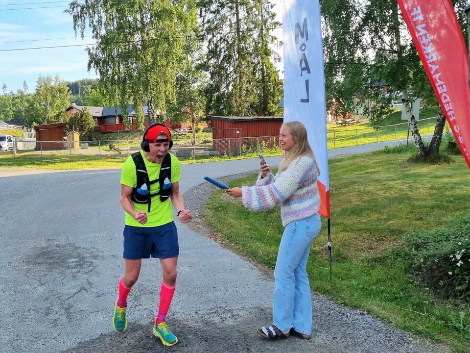 Amund Hagen Kristiansen først gjennom St.Hansnatta i HHT Ultra William Oskar Ofrim H¢eg jubel.jpg