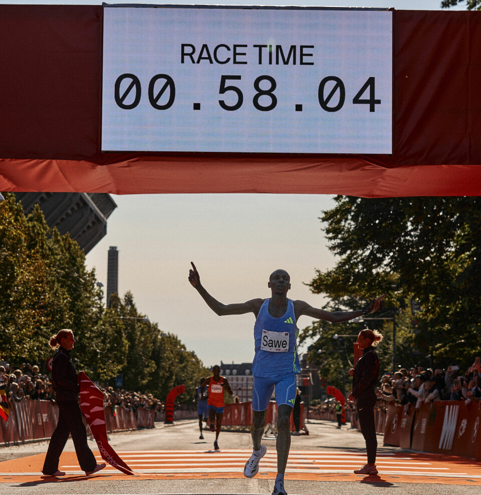Karoline Bjerkeli Grøvdal med 1:06:55 i København Halvmaraton Sawe_vinner_58-04_i_maal_bearbeidet_arrbilder.jpg
