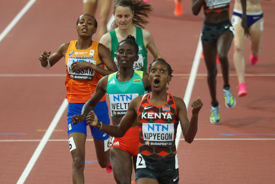 Faith Kipyegon kunne juble for sitt tredje VM-gull på 1500 m. (Alle foto: Arne Dag Myking) Faith Kipyegon kunne juble for sitt tredje VM-gull på 1500 m. (Alle foto: Arne Dag Myking)